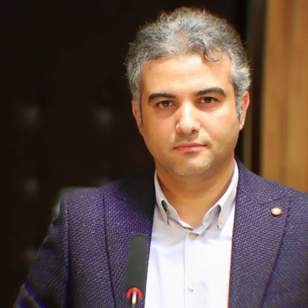 ازیاد نمی بریم چه انسانهای بزرگی در فراگیری کووید ۱۹ از جان خود گذشتند تا دیگری زنده بماند و خود از نفس افتادند تا انسانی دیگر نفس بکشد/ کاشت 41 اصله درخت به یاد شهدا و جانباختگان مدافع سلامت